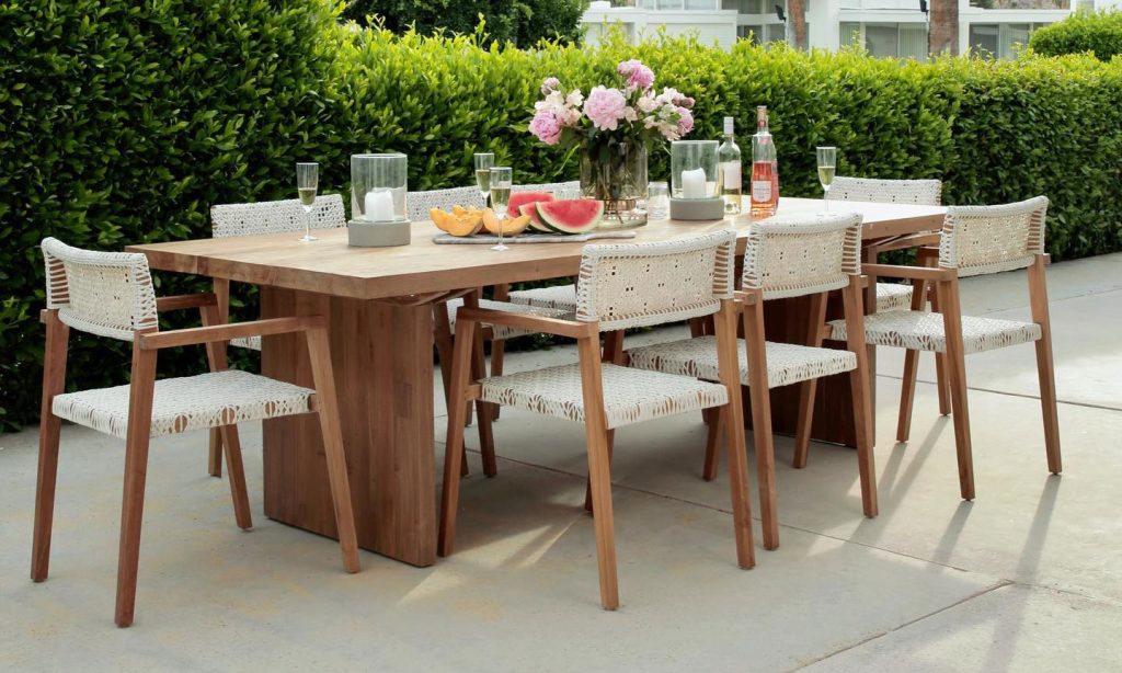 Outdoor Dining Space